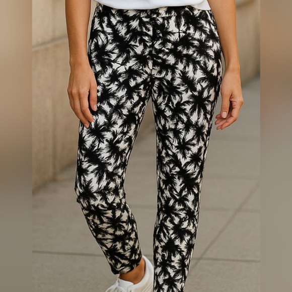 Investments Petites - Black & White Palm Tree Print, Elastic Waist, Size 6P, - Picture 1 of 6